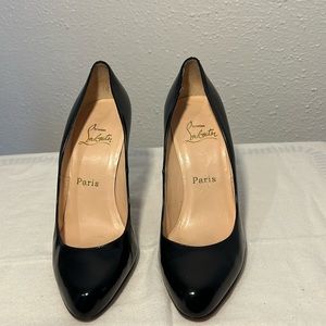 Christian Louboutin used black patent heels size 39.5